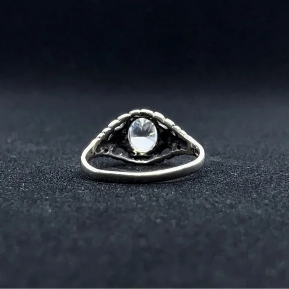 ENGAGEMENT RING - Picture 4 of 4